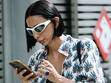 Több smink, kevesebb önbizalom: Így torzítja a közösségi média az önképed