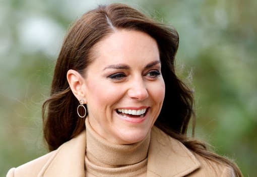 8 mesébe illően gyönyörű kabát, amiben Katalin hercegné egyszerűen tündökölt: a walesi hercegné stílustrükkjét te is imádni fogod