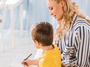 Ilyen ma Magyarországon egyedülálló anyaként örökbefogadni egy gyereket