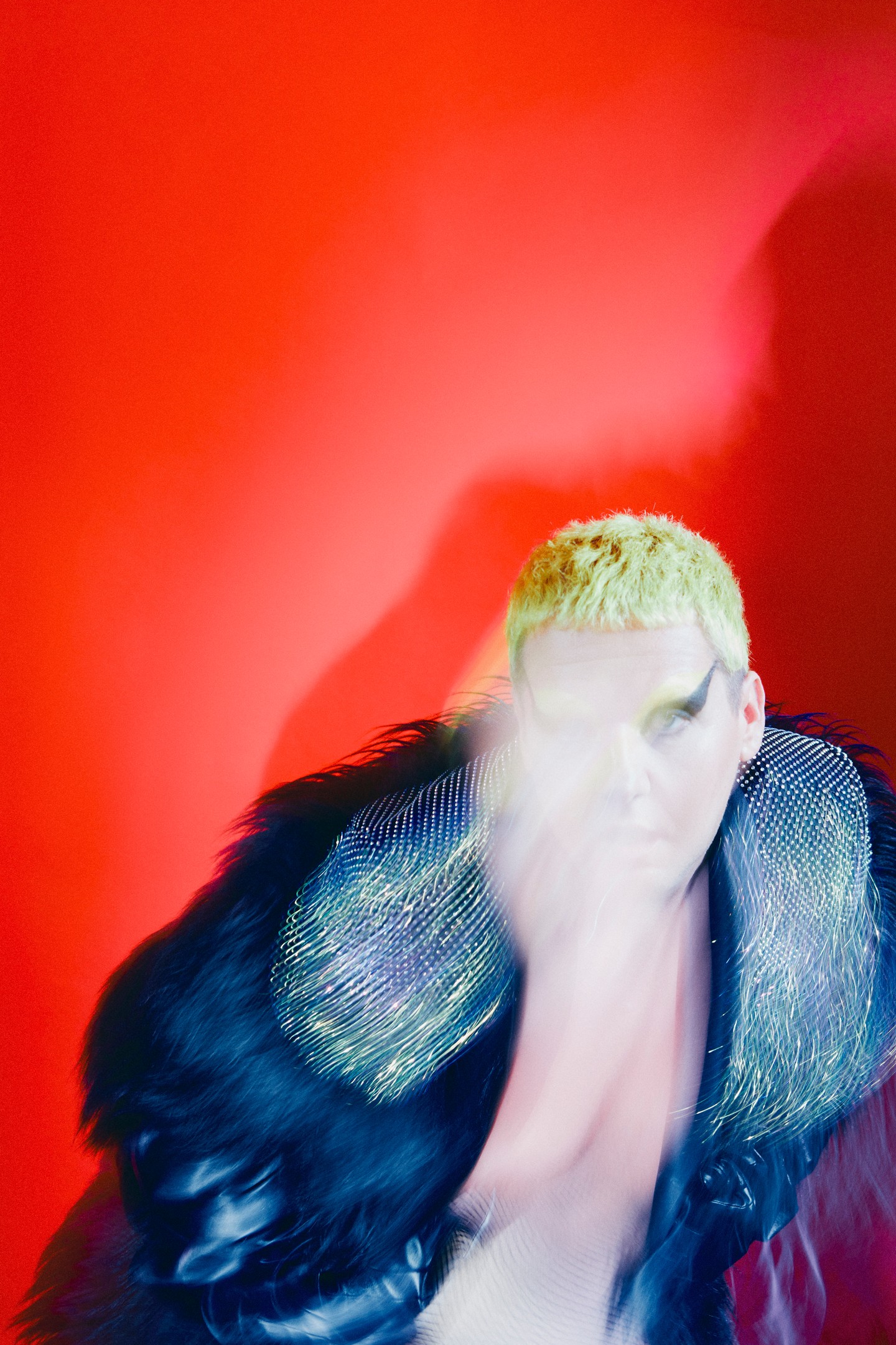 Strasszos-szőröszakó/kabát: Kiss Márk 