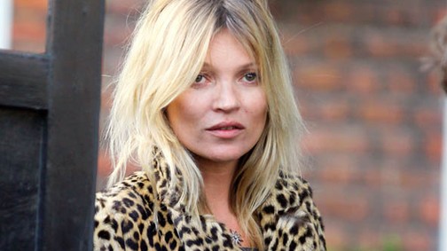 Virágtenger, ajándékhalmok, Porsche - Ilyen volt Kate Moss szülinapja