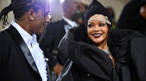 Rihanna várandós! Elképesztő fotókkal jelentették be A$AP Rocky-val közösen