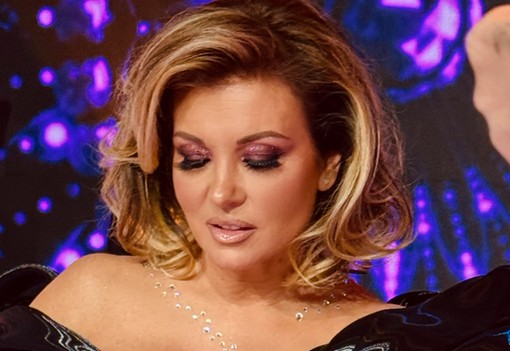 Liptai Claudia dekoltázsa A Nagy Duett fináléjában nem csak mély, hanem titkot is rejt