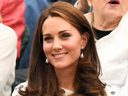 Kate Middleton ezt a gyönyörű fülbevalót Erzsébet királynőtől kapta 