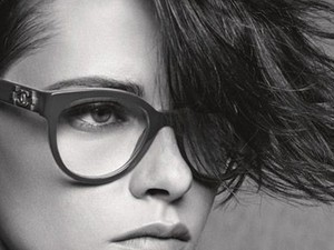 Kristen Stewart ismét a morcos Chanel-lány!