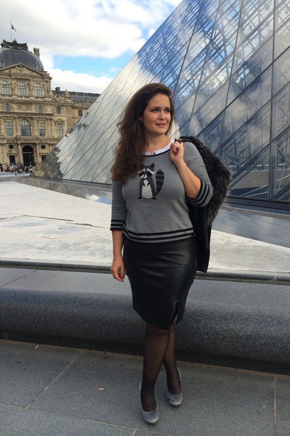 Minya Viktória a Louvre-ból jelentkezik