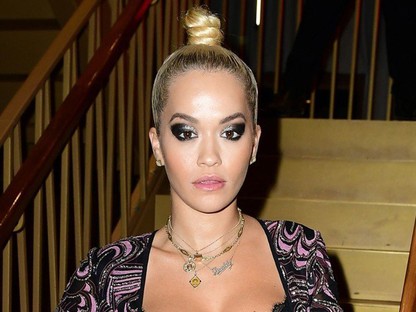 Brutális, Rita Ora teljesen meztelen