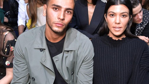 Kourtney Kardashian azt állítja, ő is terhes! Vagy nem? Össze vagyunk zavarodva!