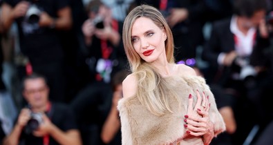 Ez tényleg ő lenne? Angelina Jolie mindössze 11 éves volt élete első Oscar-díjátadóján, káprázatos ruhájától le fog esni az állad