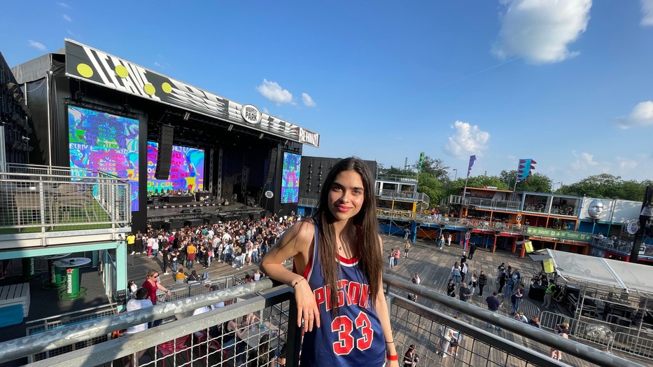 Ezen a héten Szekeres Adrien énekesnő csodaszép lánya, Emily mutat szuper stílustrükköket