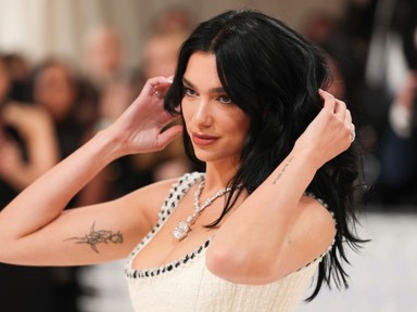 Dua Lipa bikinije a legextrémebb, amit valaha láttunk