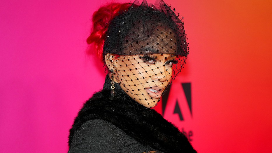 Micsoda buli volt! Nézd meg a budapesti MTV EMA házigazdájának, Saweetie-nek az összes ruháját a gáláról