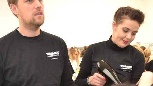 Így készíts Vivienne Westwood-frizurát!