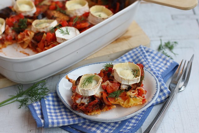 Ez a paradicsomos tészta grillezett cambember-rel képzeletben azonnal az olasz tengerpartra repít