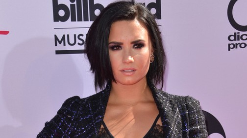 Demi Lovato imádná, ha fogdosnák