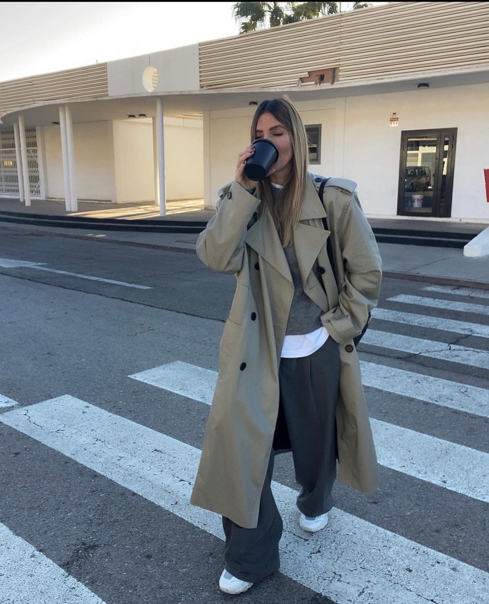 Ezeknek a bő szárú nadrágoknak a könnyedsége kiváló passzol minden felsőhöz 