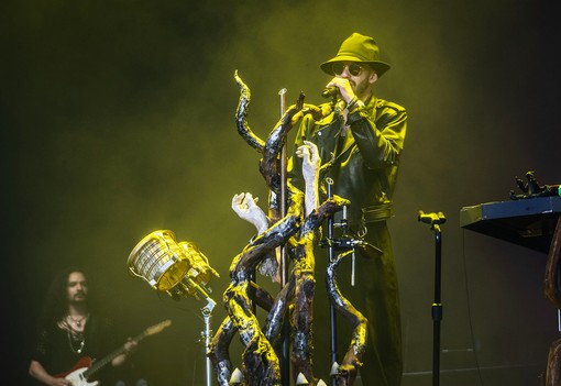 Aki tud, az tud: Azahriah Sziget Fesztiválos fotói rengeteg izgalmas részletről árulkodnak