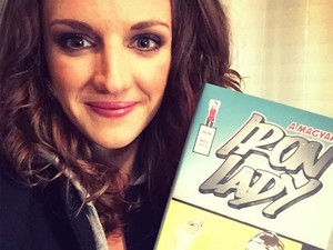 Csapj le Hosszú Katinka könyvére!