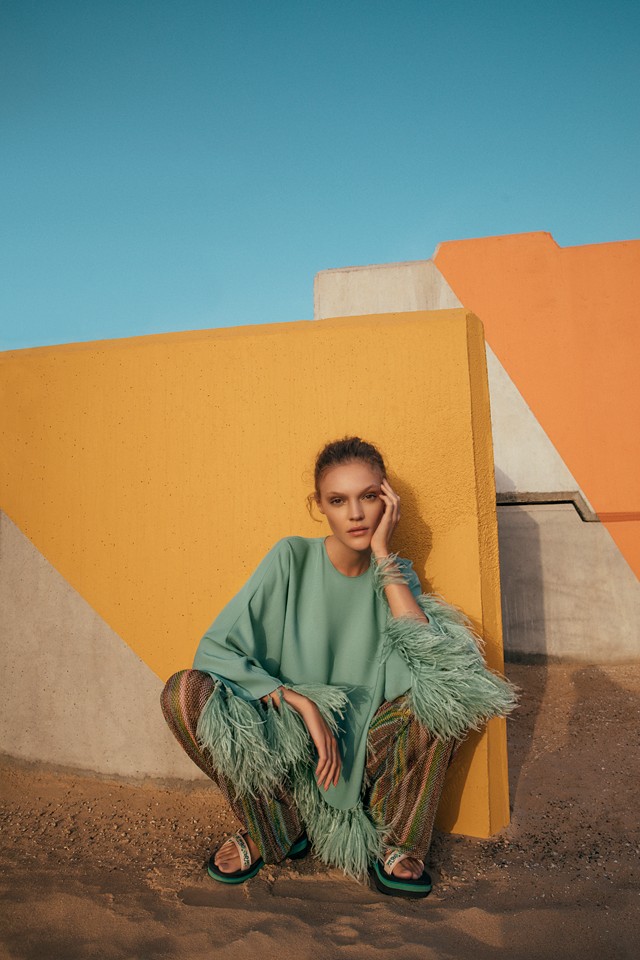 Exkluzív divatanyag: így viseld a nyár legmenőbb szandáljait