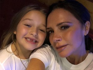 Az állatvédők nagyon kiakadtak a cuki Harper Beckham lovaglós fotóján