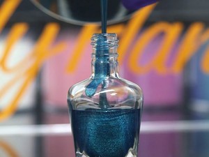 Minden lányt lenyűgözött az interneten! Így készül a körömlakk!