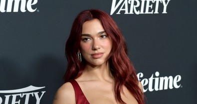 Dua Lipa meztelenruhája a legizgalmasabb darab, amit valaha láttunk