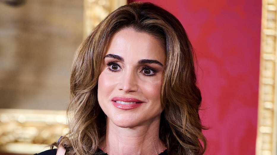 Ránija jordán királyné vatikáni látogatásán is káprázatosan festett