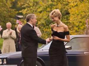 Az első kritikák olcsó szappanoperának nevezték A korona 5. évadát