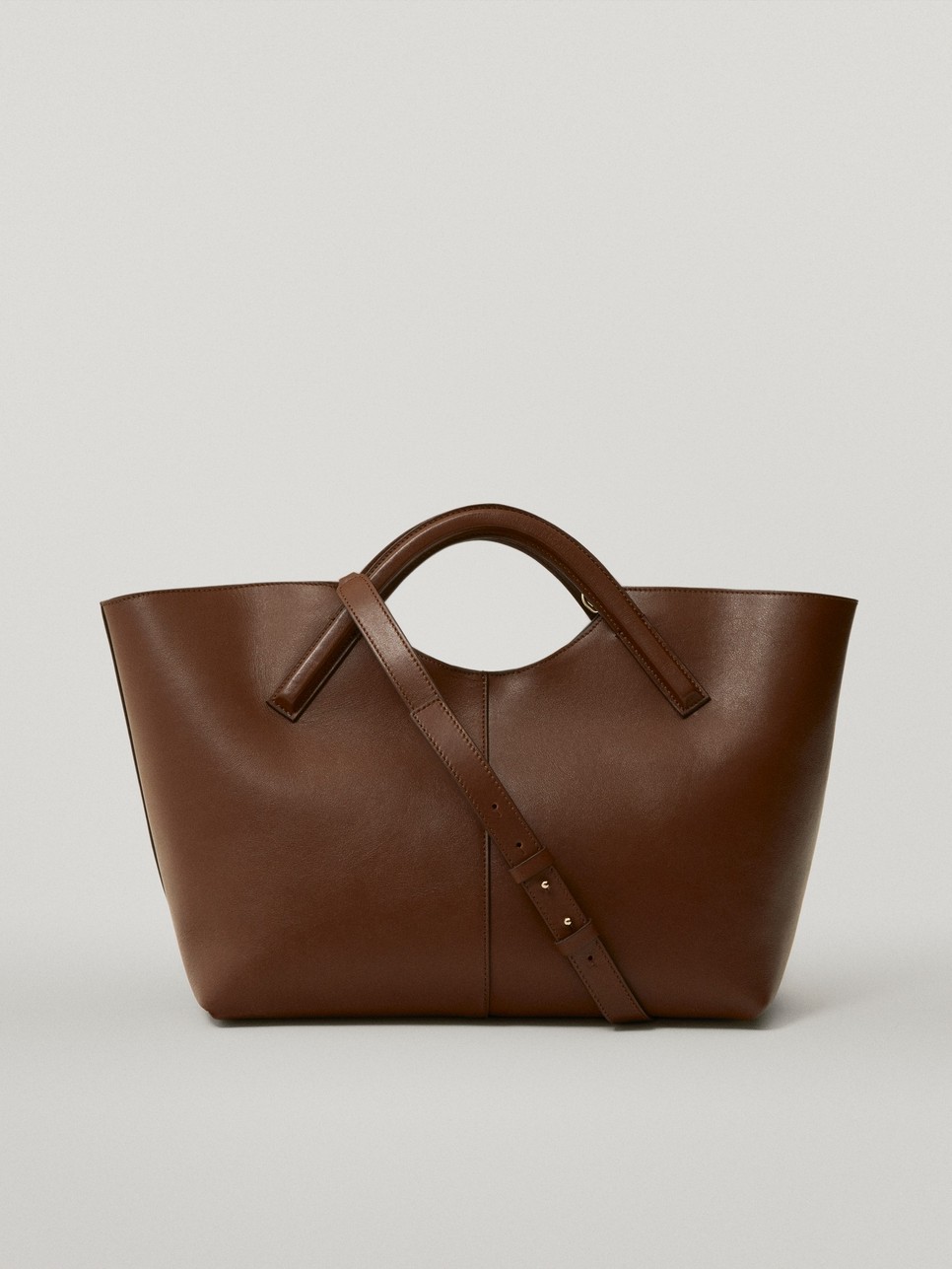  Táska MASSIMO DUTTI 49 995 Ft