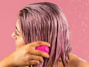 Viszlát műanyag flakonok, éljen a pucér hajápolás!