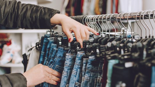 Túltermelés, túlfogyasztás és a divatipar válasza a problémára