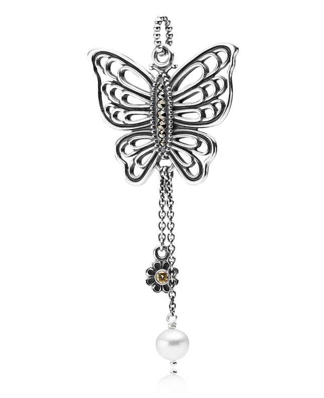 Lepkés medál PANDORA 27900 Ft, 29500 Ft feletti vásárlás esetén 17500 Ft értékű ajándék ezüst Pandora karkötő