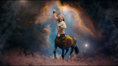 A magyar Jason Momoa a kedvenc drogérialáncodat reklámozza