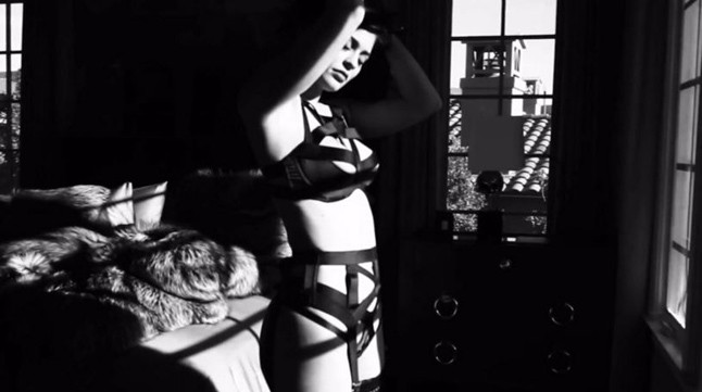 Kötözés és fehérnemű - A hám lesz a legnagyobb trend 2016-ban?