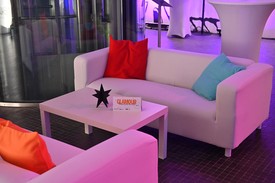 A legnagyobb kényelemben szürcsölhették a sztárok a koktéljaikat