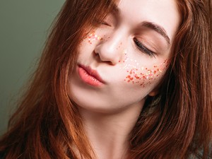 4 ok, amiért kipirosodik az arcbőröd: így hozhatod rendbe