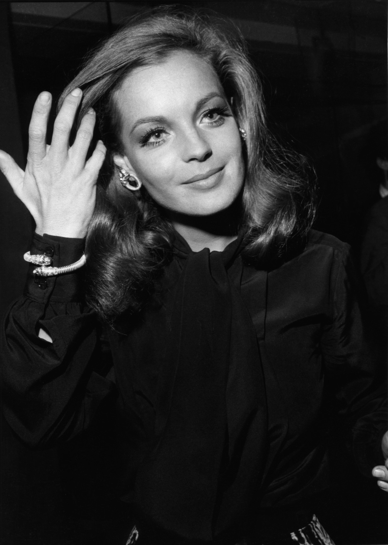 Ezen az 1970-ben készült lesifotón is megelőzte a korát -   a ruhája, az ékszerei, a frizurája és a sminkje is tökéletesen megfelel a mai kor divatjának. 