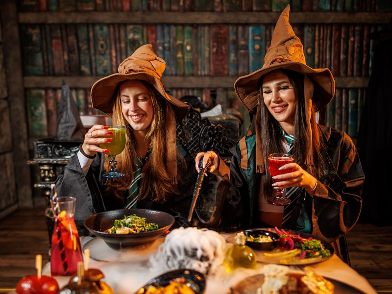 Lépj be Roxfortba a GLAMOUR-ral, és nyerj 40 ezer forintos vacsorát a THE MAGIC 2-be!