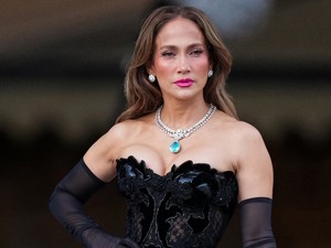 Jennifer Lopez és Pamela Anderson is tarolt: ők voltak idén a Vogue World legjobban öltözött sztárjai 