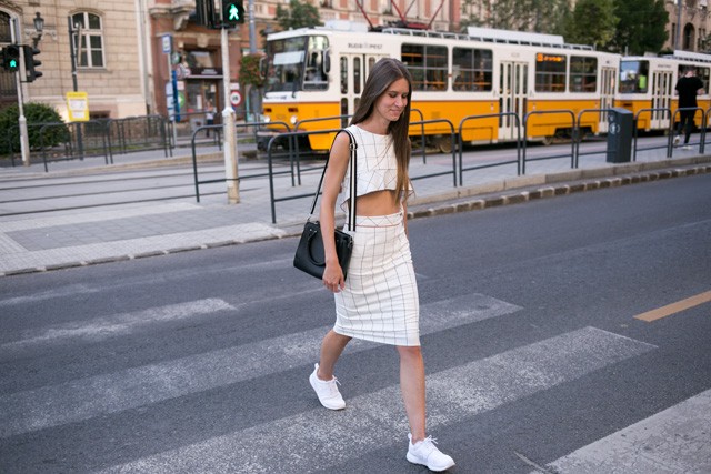 Mészáros Lúcia ma egy nagyon különleges ruhát visel