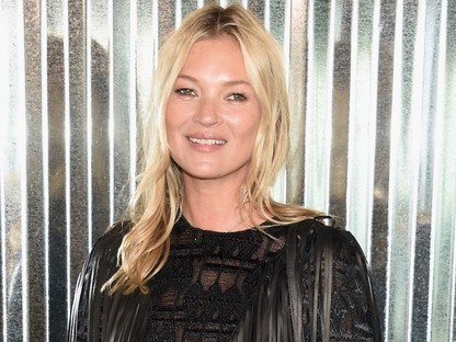 Kate Moss, Kendall Jenner és Priyanka Chopra nagyon megörültek egymásnak a New York-i divathéten