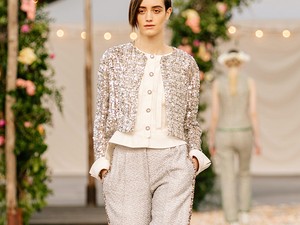 5 egyszerűen kivitelezhető frizura, amit a Chanel bemutatójáról elleshetsz