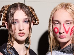 Mutatjuk a szezon legütősebb hajtrendjeit, egyenesen a divathét kifutóiról