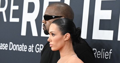 Kanye West meztelenül küldte feleségét a vörös szőnyegre, és ezzel gyakorlatilag elárulta a női nemet