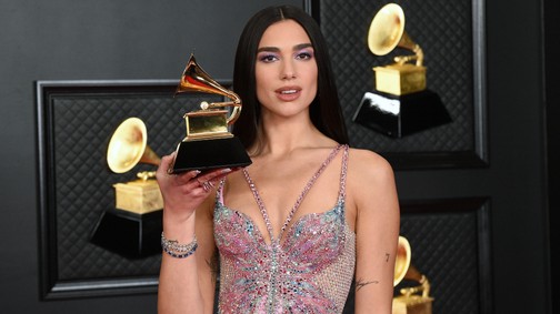 Dua Lipa extrán dögös szettje lehet a nyár slágere