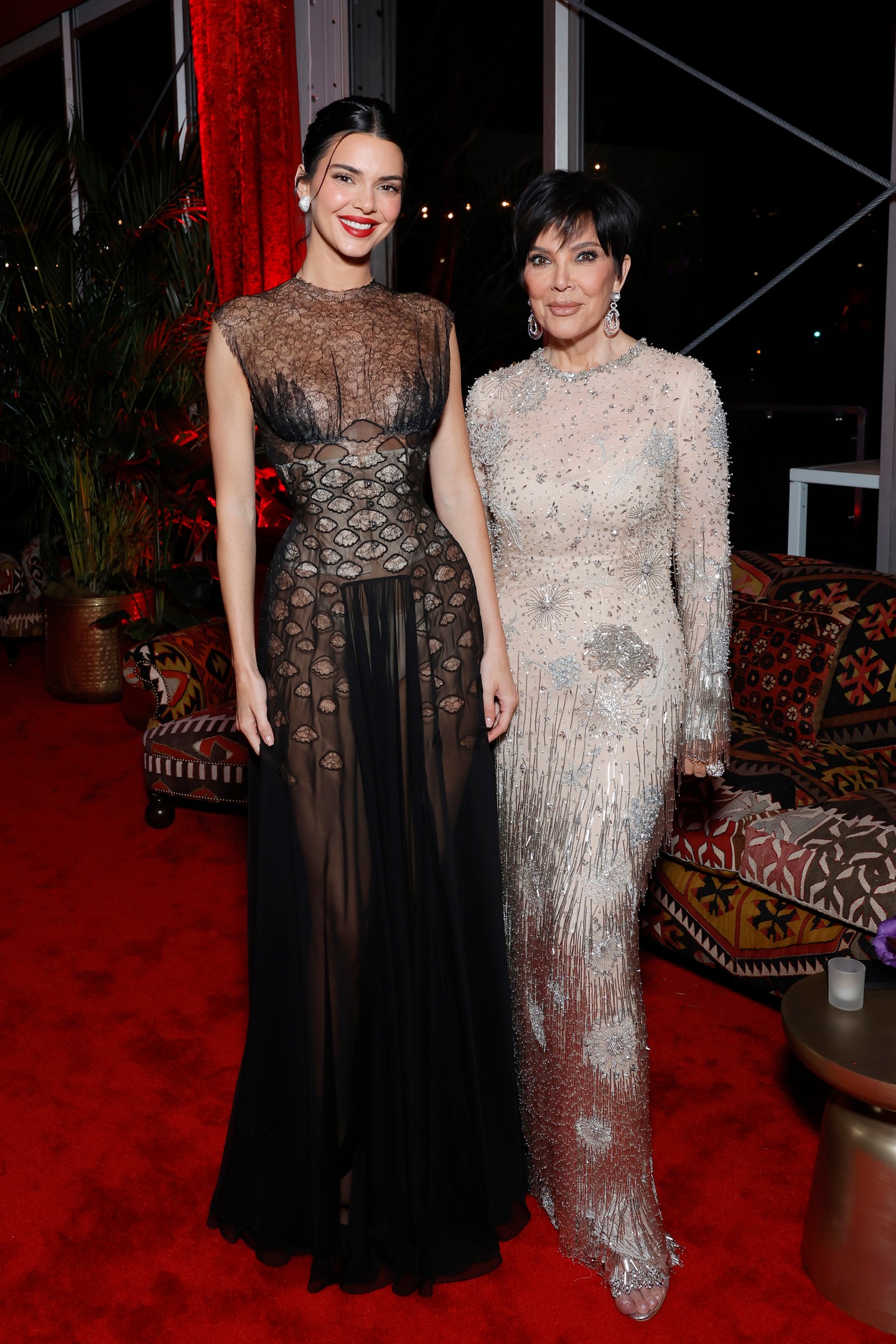 Érkezz az anyukáddal, és öltözz is hozzá! Kendall Jenner és Kris Jenner párosa a legüdítőbb volt a Vanity Fair Oscar-partiján!