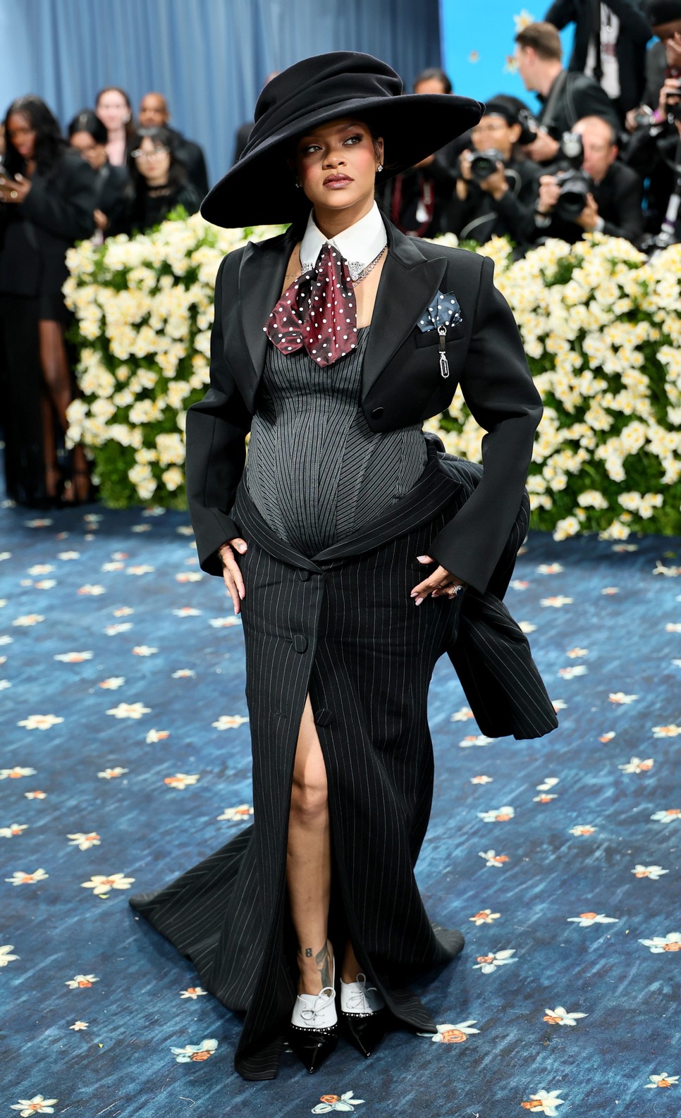 Rihanna egy csodás Marc Jacobs ruhában mutatta meg a nagyvilágnak a Met-gálán: kisbabát vár