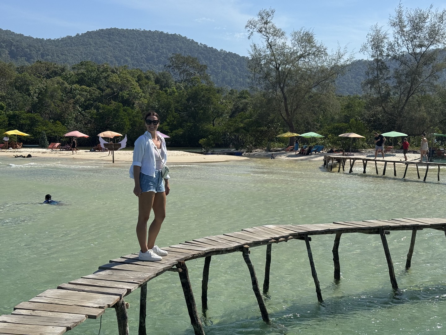 Vietnámot még nem érte el a Thaiföldre jellemző tömegturizmus: a legszebb strandokon alig néhány ember lézeng