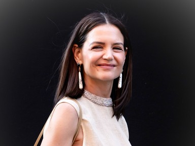 Katie Holmes és fiatal párja hivatalosan is felvállalták kapcsolatukat, összebújva pózoltak a fotósoknak