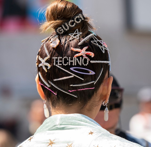 Ez az 5 egyszerű, de látványos frizura, ami idén is hódítani fog